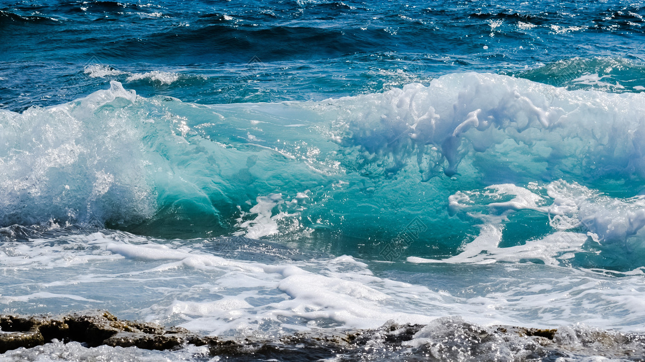 高清唯美蓝色海洋海浪浪花海水水花背景图