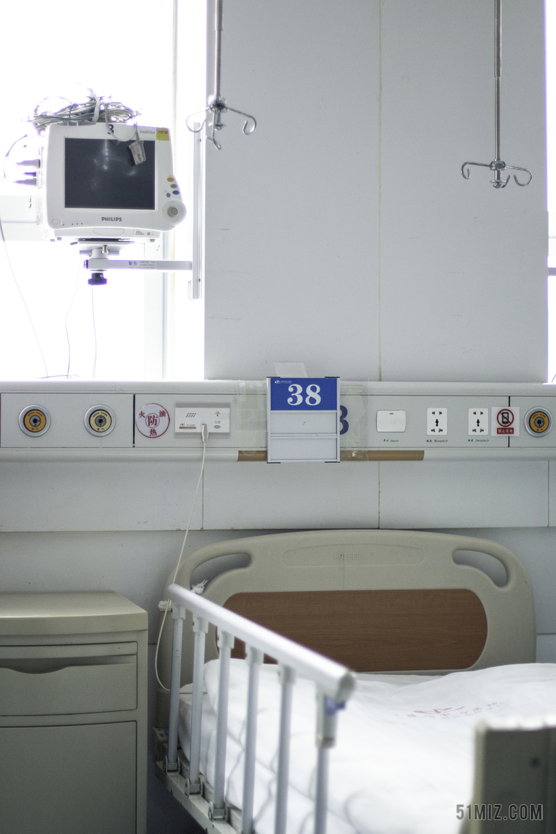 白色医疗医院病房病床场景背景图片