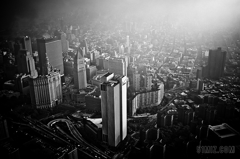黑白城市背景