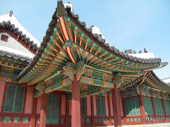 彩色建筑古典中式的廊檐屋子宫殿景点建筑设计背景图片