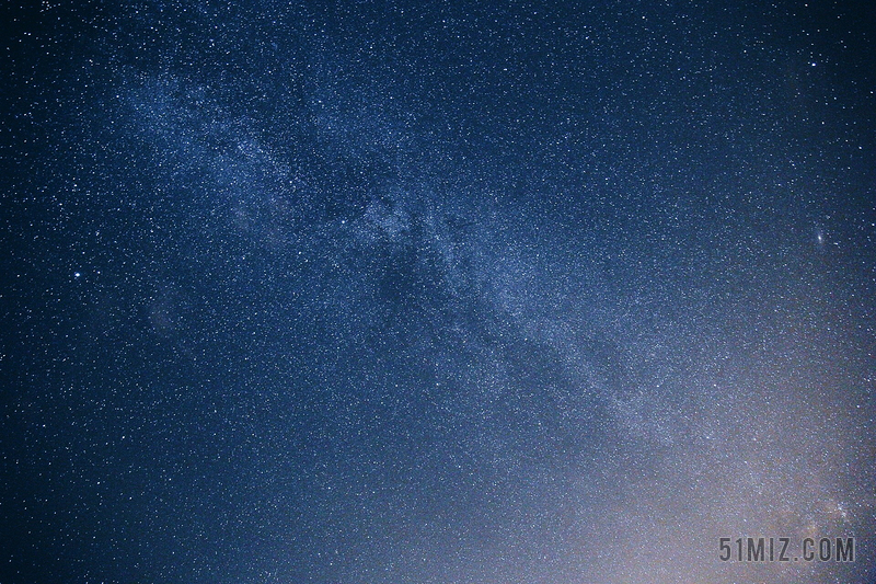 蓝色自然星空夜幕下繁星闪烁的天空星空自然夜晚背景图片