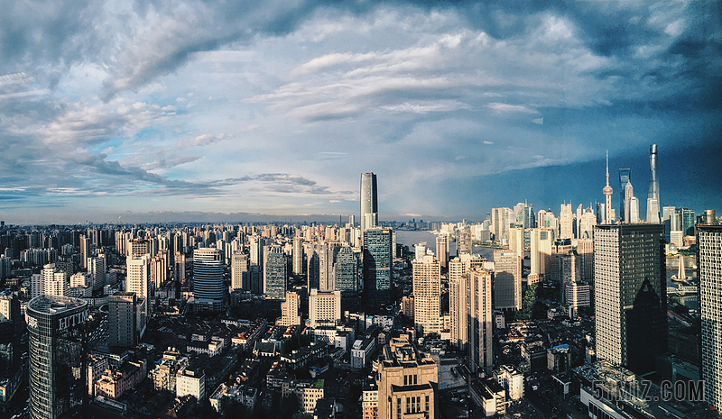 城市建筑现代上海窗外晴天俯瞰图背景图片