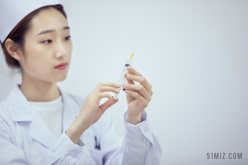 白色医疗医生护士打针图片