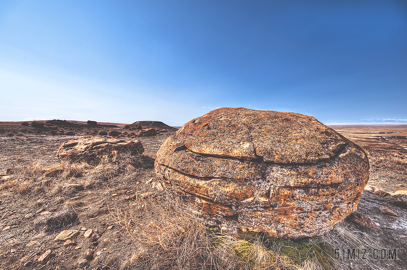 蓝色户外自然景观山地岩石巨石背景图片