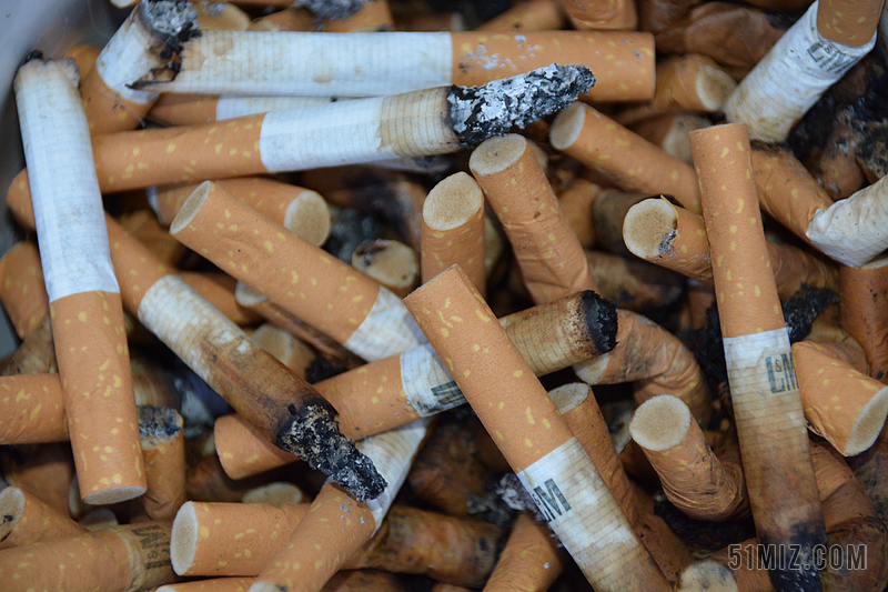 彩色香烟经典各种烟头放在一起吸烟烟头戒烟宣传背景图片